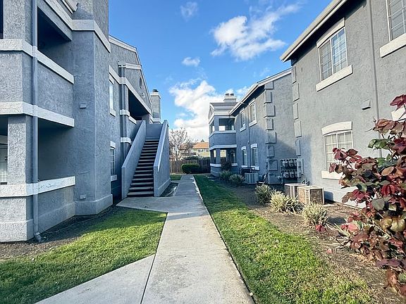 3rd image of 1757 Richland Ave APT 28