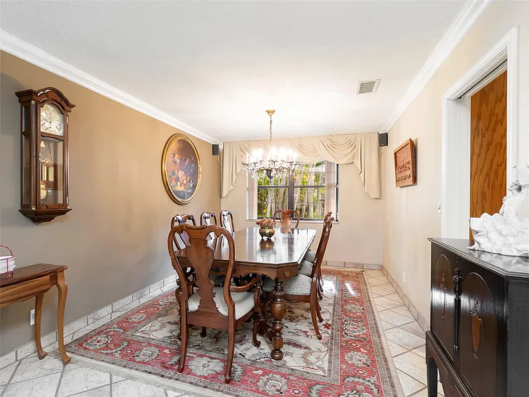 6556 NW 87th Ave — Photo 13