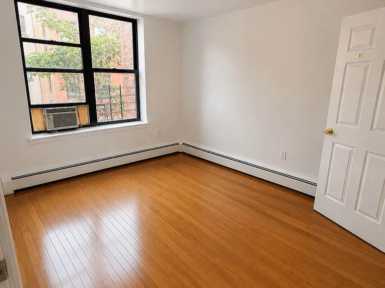 1230 Sheridan Ave #3E — Photo 5