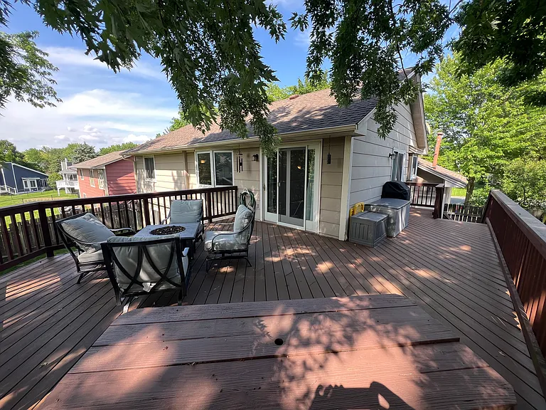 Eagle Crest Dr — Photo 7