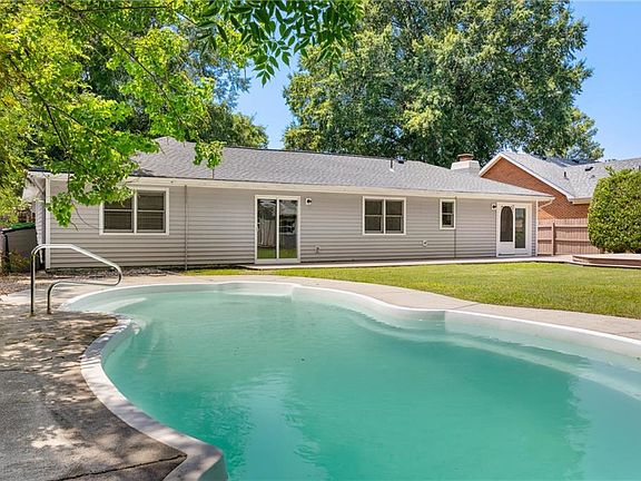 2nd image of 2428 Peritan Rd