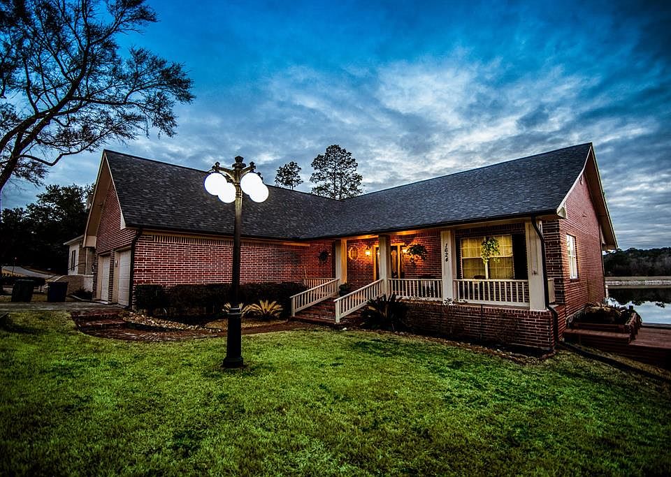 1st image of 1624 Green Briar Dr