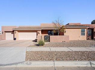 6620 Rim Rock Cir NW, Albuquerque, NM 87120