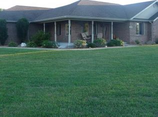 801 W Southern Row, Teutopolis, IL 62467