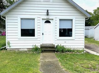 7425 Cedar Dr, Wonder Lake, IL 60097