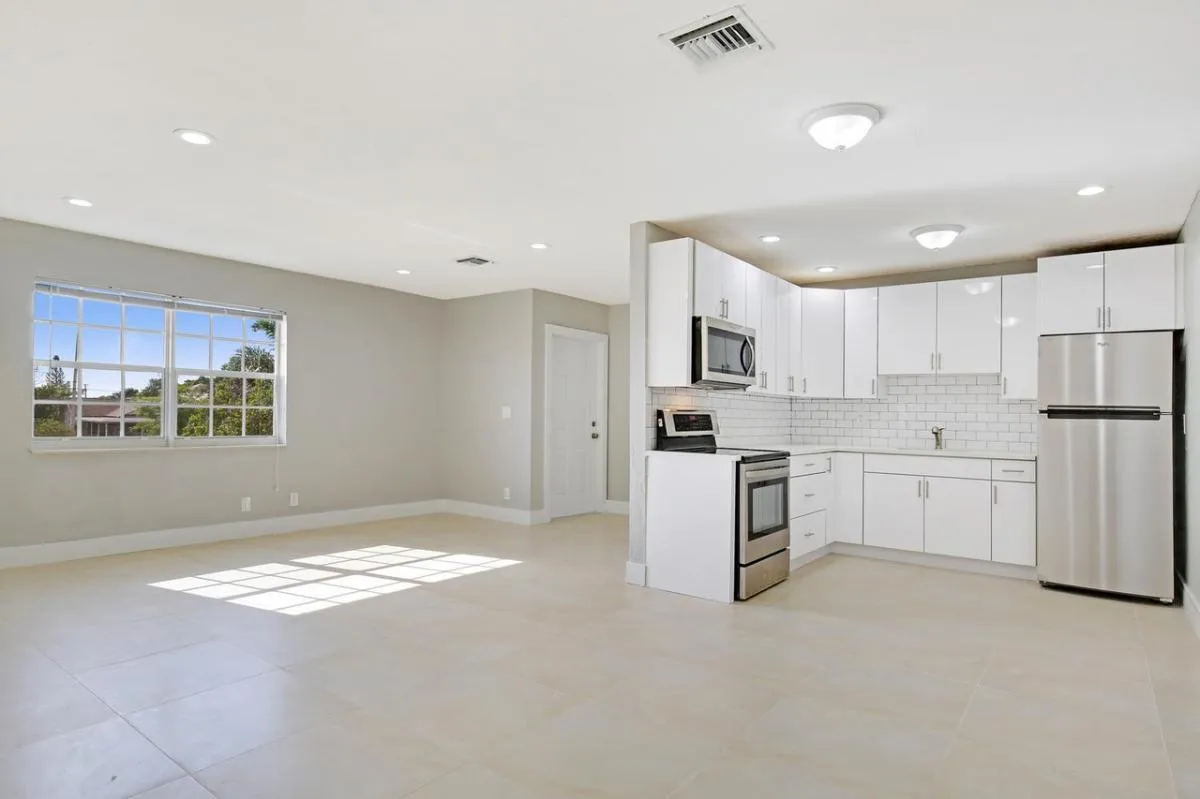 Primary Photo - 715 Washington Ave #2