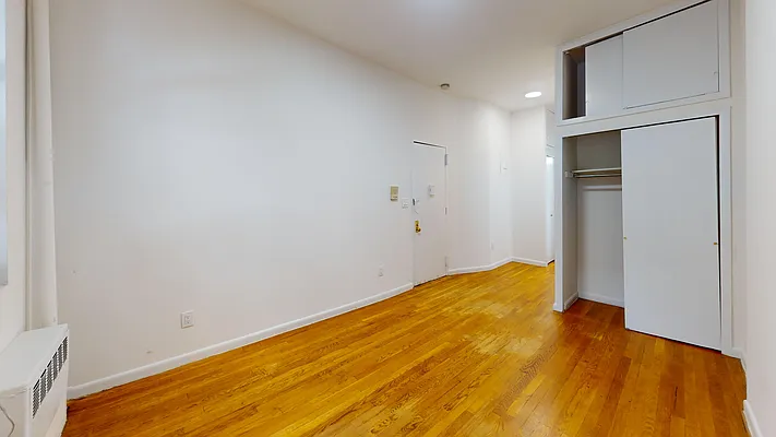 Rented by Bond New York | media 5