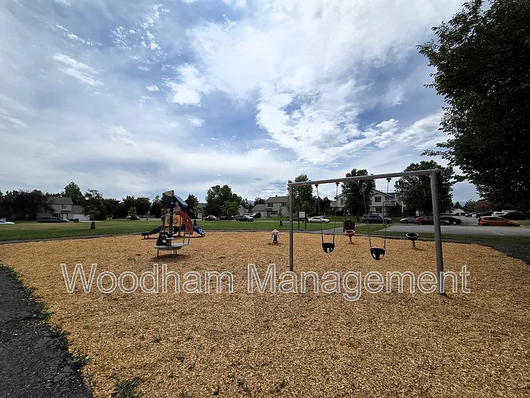 3026 W Villard St #F — Photo 24