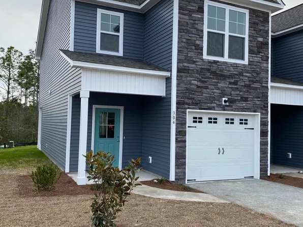 304 S Stingray Lane, Sneads Ferry, NC 28460