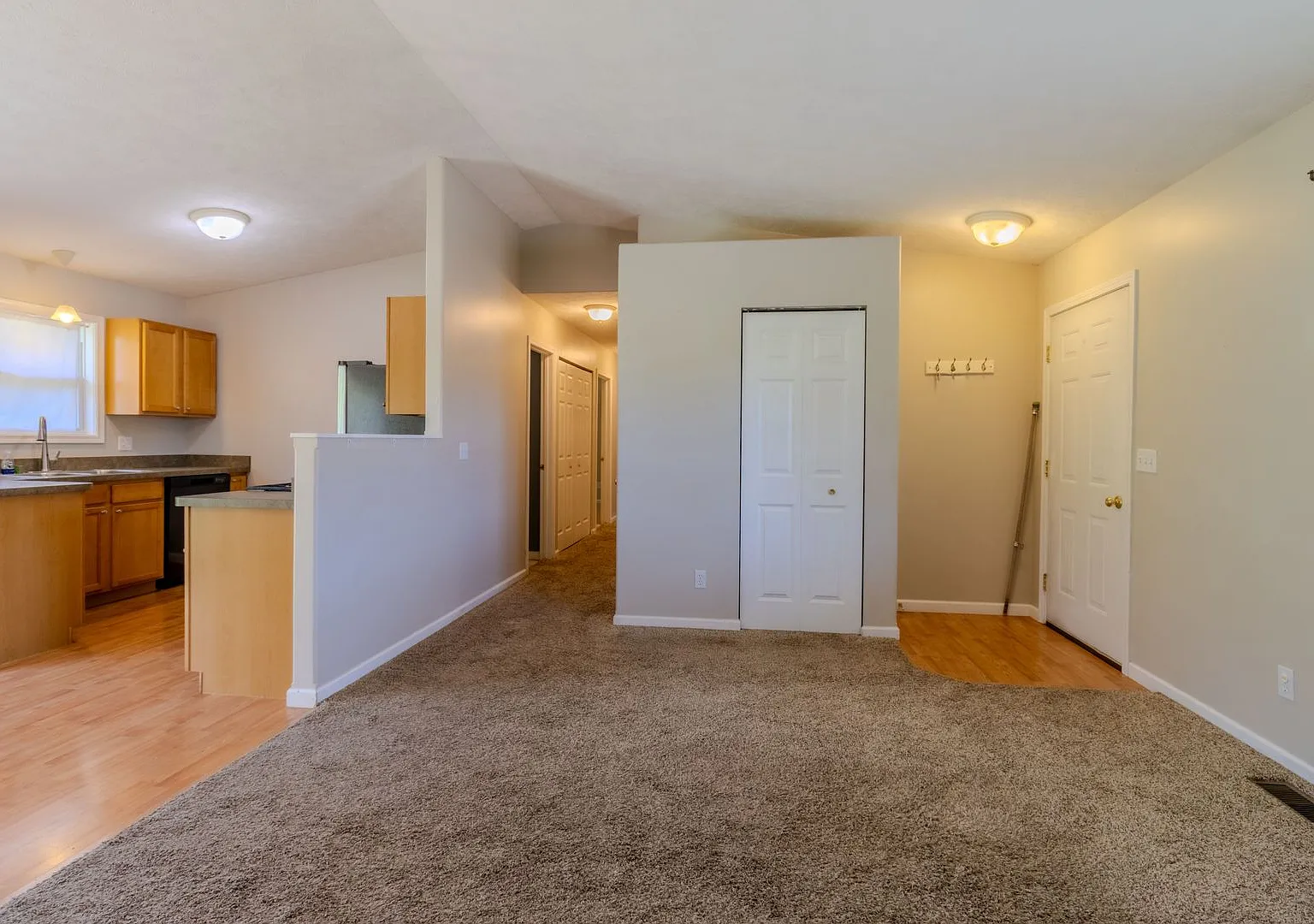 Cozy 3-Bedroom Ranch Home in Grawn — Photo 3