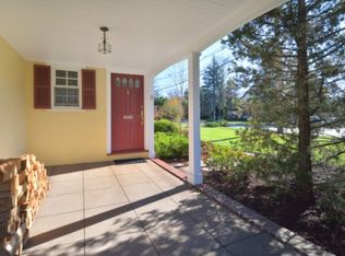 5 Reynen Ct, Ridgewood, NJ 07450