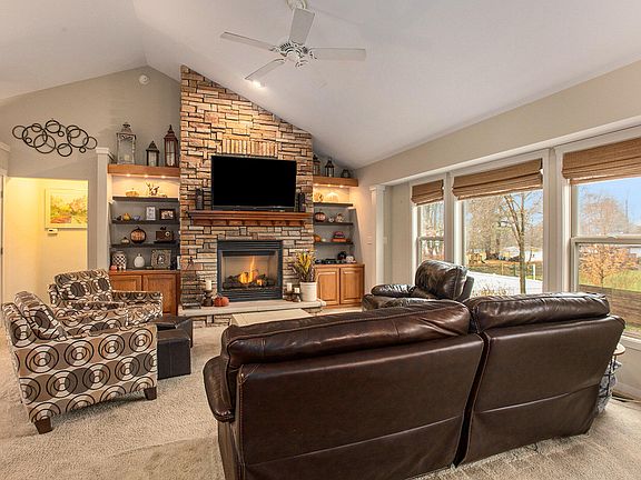 5th image of 5719 Furlong Ct NE