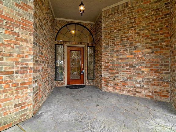 4th image of 90 Waterford Way