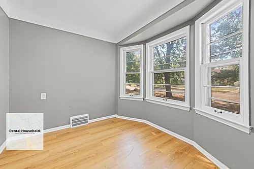 20296 Waltham St Photo 1