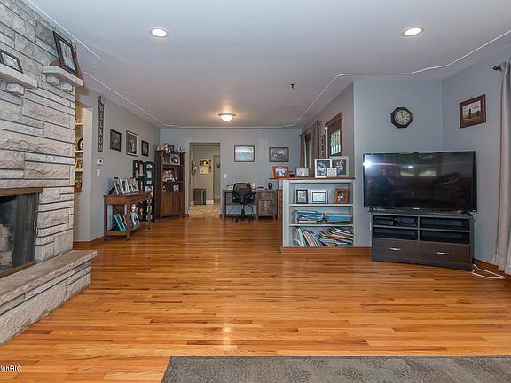 4th image of 789 W Vw Ave