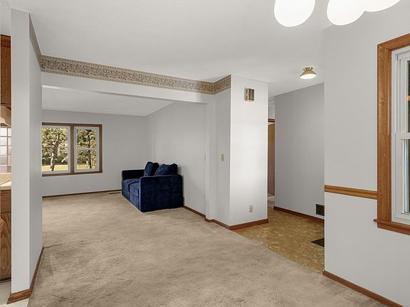 5th image of 11748 Bittersweet St NW