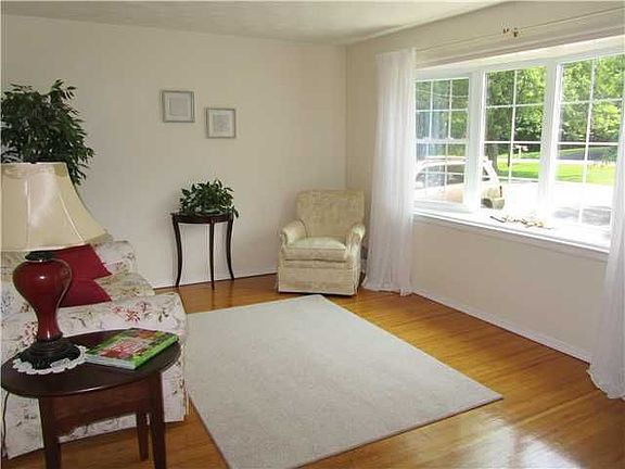 3rd image of 3318 Atlantic Ave