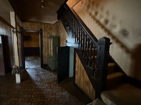 5th image of 1349 Barth Ave