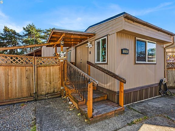3rd image of 15184 SE Dayspring Ln