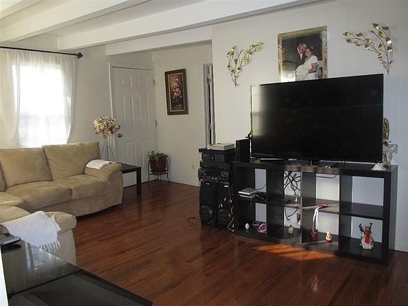 3rd image of 708 W Michigan Ave