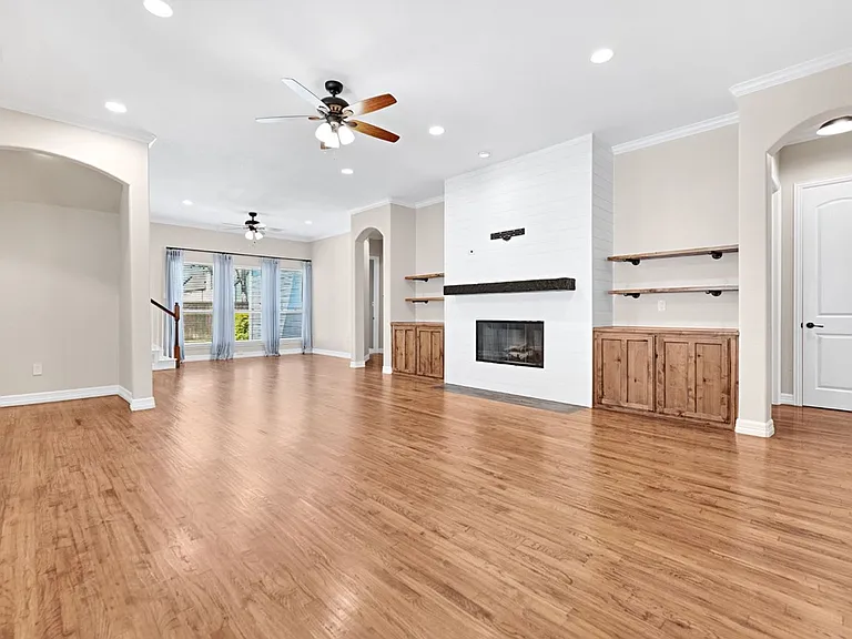 305 Main St — Photo 15