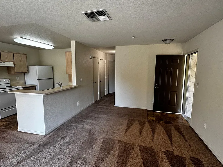 Whispering Oaks — Photo 16