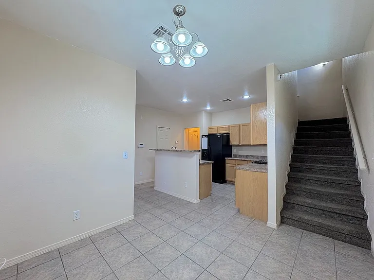 10421 Silvercloud Dr — Photo 9