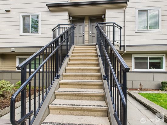 15821 NE Leary way #222, Redmond, WA 98052