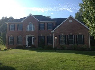 21 N Point Dr, Cohoes, NY 12047
