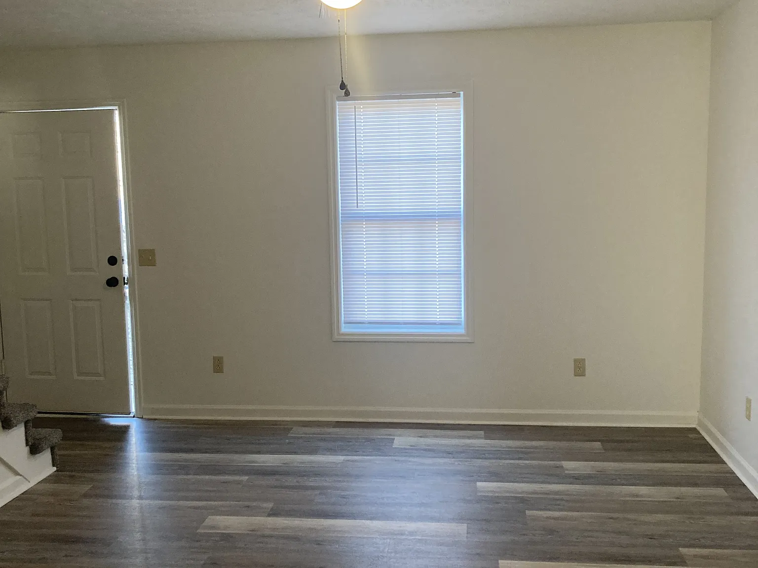 118 West Market St - B — Photo 2