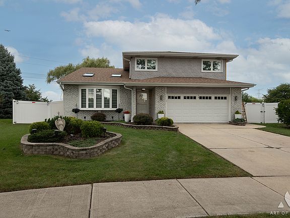 3rd image of 2195 W Cimarron Way