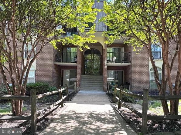 3312 Woodburn Village Dr APT 31, Annandale, VA 22003