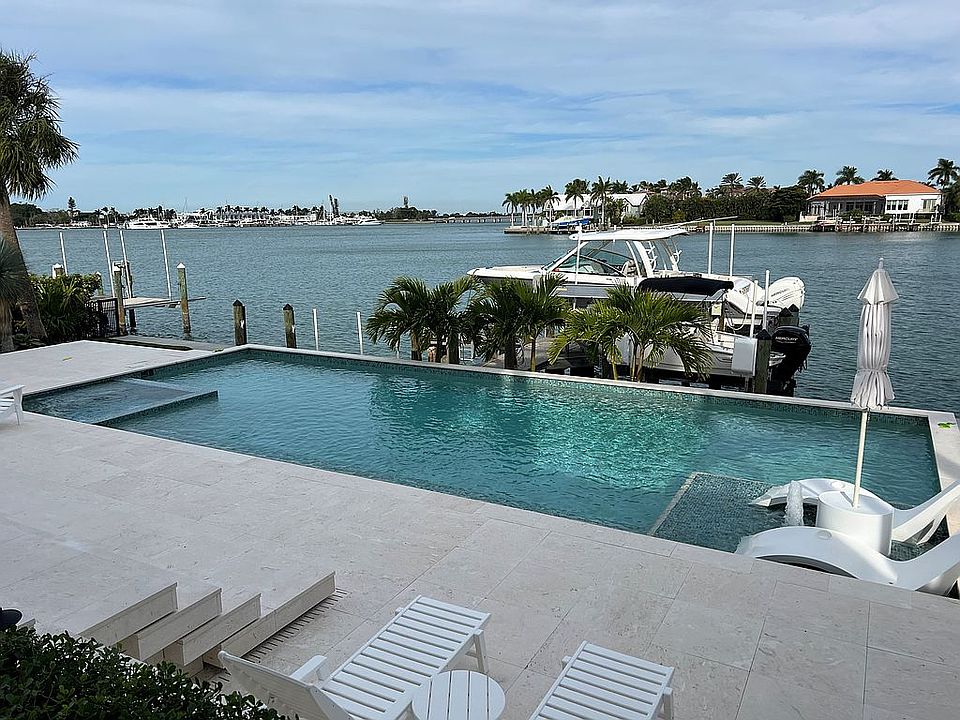 2nd image of 324 W Royal Flamingo Dr