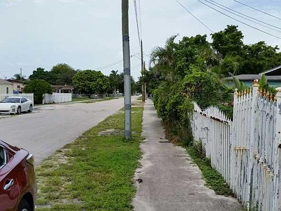 4th image of 2448 NW 102nd St