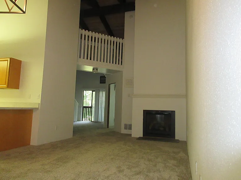 21515 N Village Blvd #5 — Photo 4