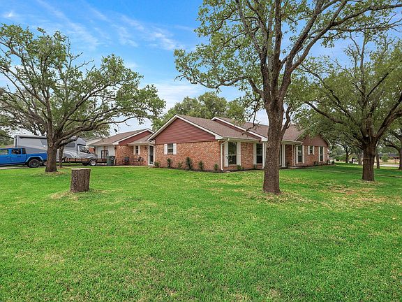 2nd image of 1208 Broadmoor Dr