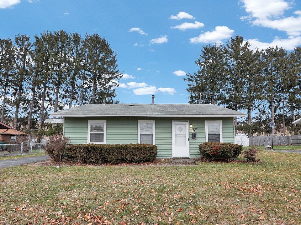 1st image of 578 Seneca Dr