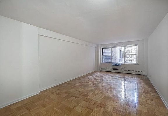 3rd image of 300 E 46th St APT 3B