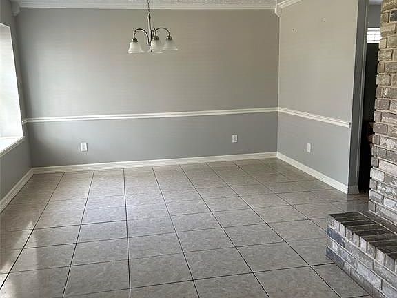2nd image of 7638 S Glen Willow Ln
