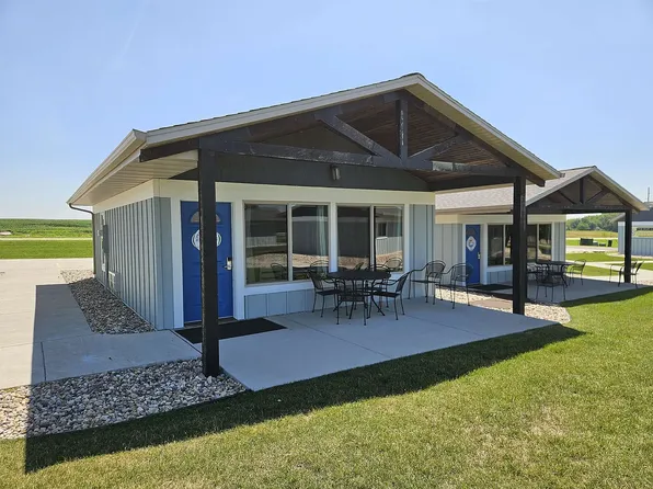 290 240th Ave, Arnolds Park, IA