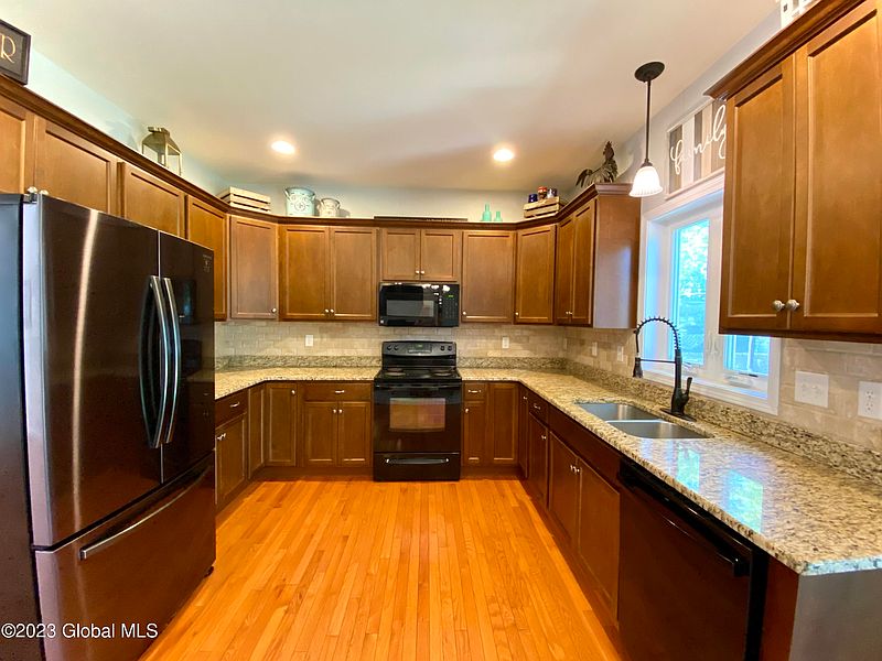5th image of 7 Kendale Avenue