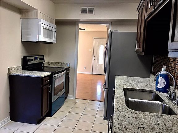 3rd image of 3837 Newport Dr