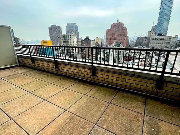 5th image of 50 Murray St APT 1612