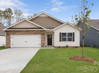 23 Ridgehaven Dr, Waynesville, NC 28786