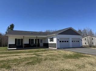 35 Magnolia Hill Rd, Bangor, ME 04401