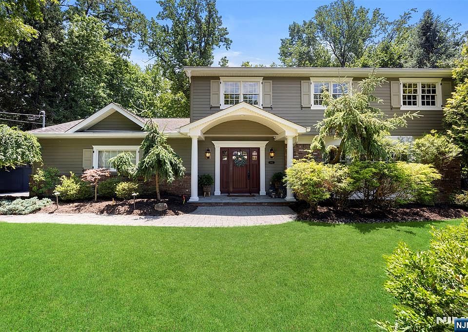 1st image of 565 Dorchester Dr