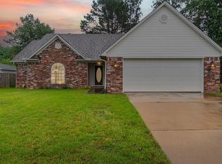 300 Jennifer Ln, Searcy, AR 72143