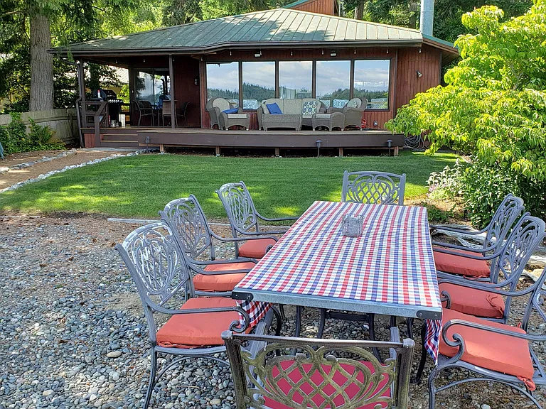 4070 Point White Dr NE — Photo 15