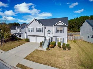 68 Shadowbrooke Cir, Loganville, GA 30052