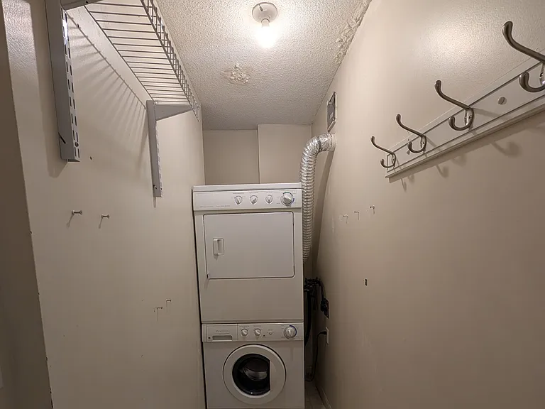 1 Hickory Tree Rd #4 — Photo 10